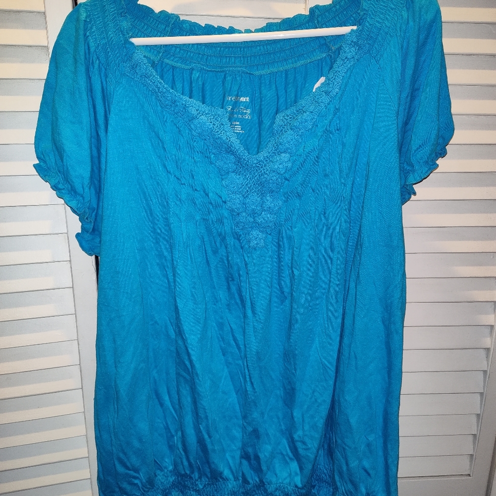 NEW Women's top